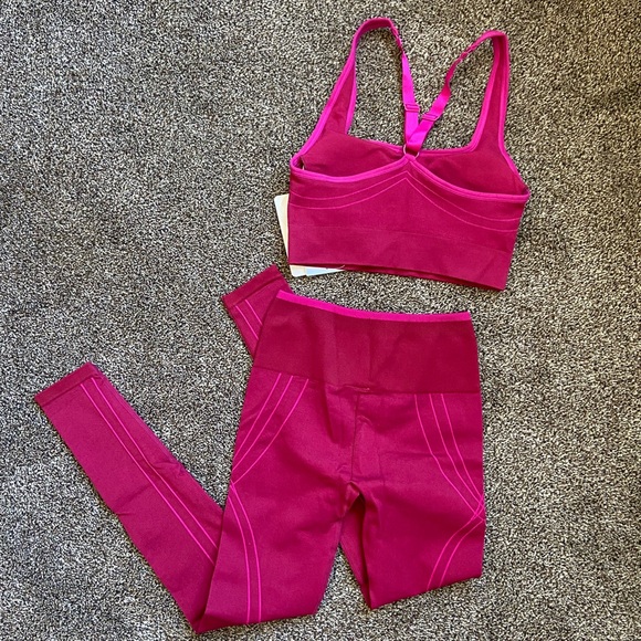 NWT SET! Fabletics Adele Corsetry Seamless Sports Bra & Legging Brick/Hot Pink - Picture 4 of 4